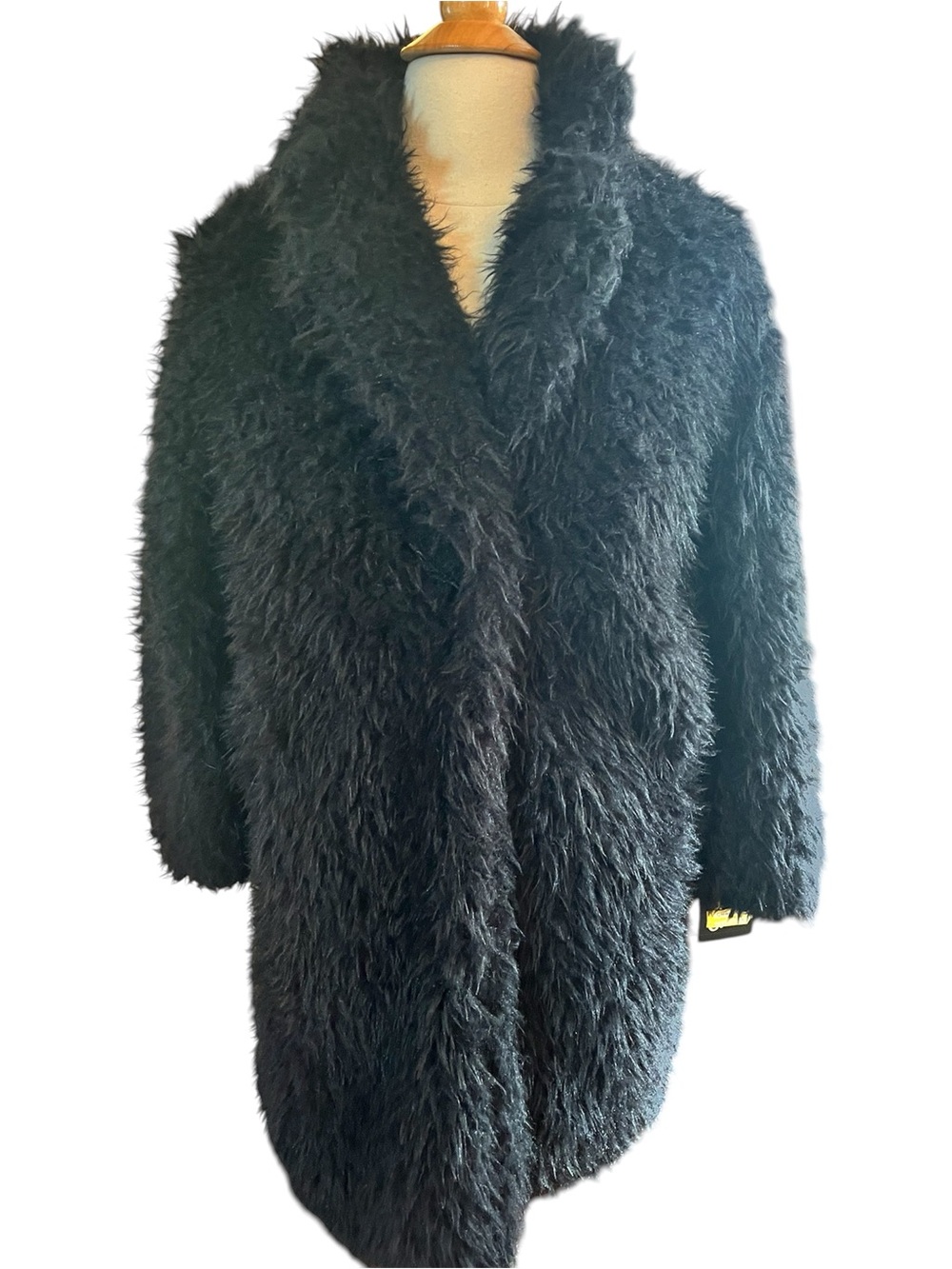 Art class Black oversized shaggy faux fur coat w/single button & side pockets